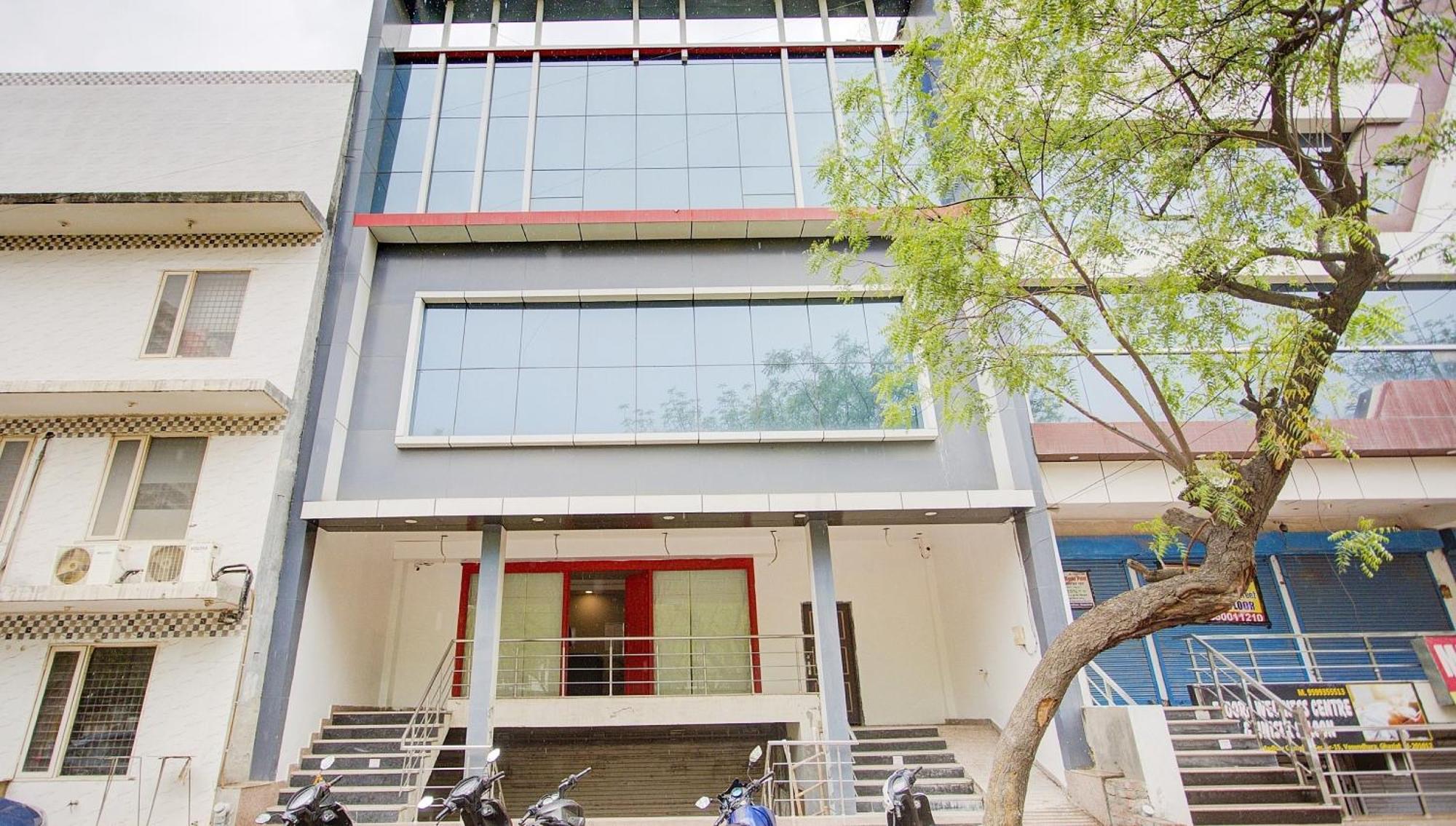 Townhouse Townhouse Atal Chowk Indirapuram Ghaziabad Εξωτερικό φωτογραφία